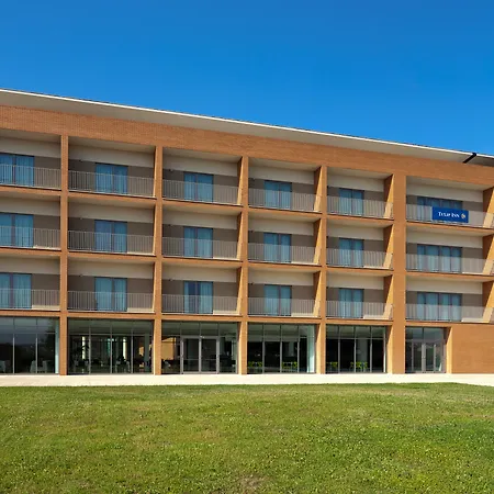 Naples Airport ホテル