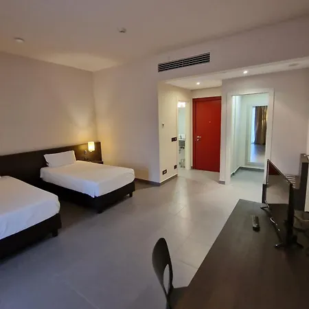 Naples Airport ホテル 3*