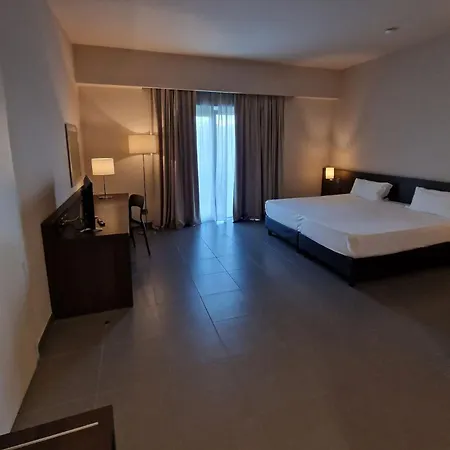 Naples Airport 3*