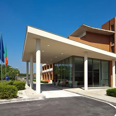 Naples Airport 3*