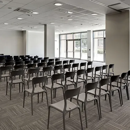 ホテル Naples Airport