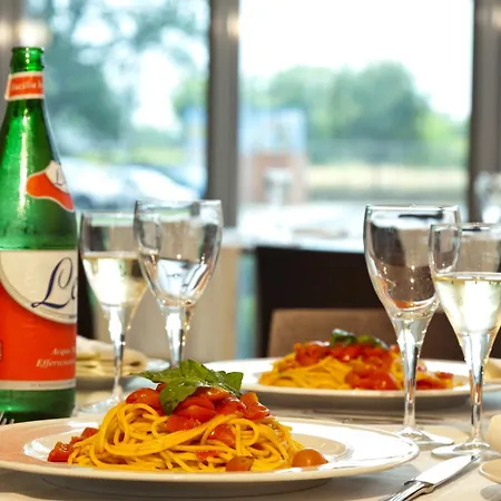 Naples Airport 3* Gricignano dʼAversa