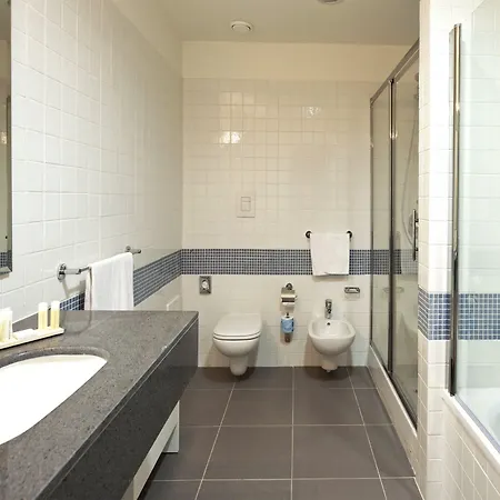 ホテル Naples Airport