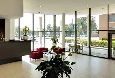 Naples Airport 3*
